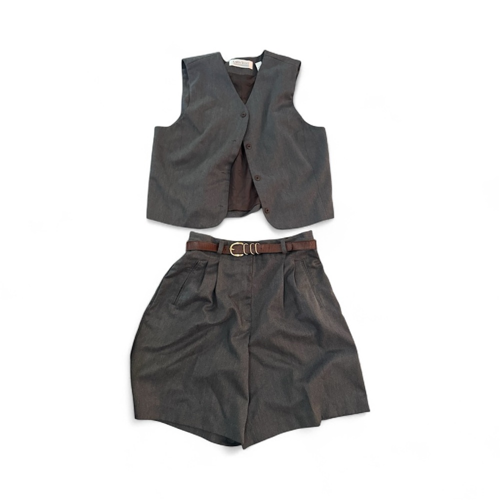 Karen Scott Charcoal Vest and Shorts Ensemble